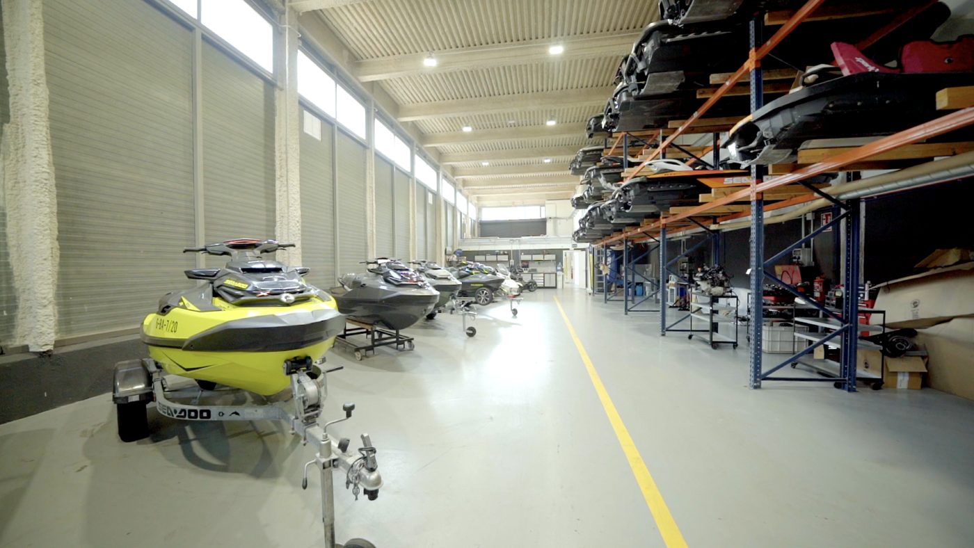 La nave: taller, pupilaje y motos de agua Sea-Doo